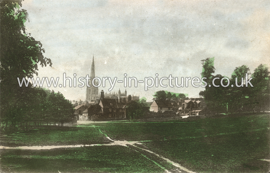 The Green and St Mary's Church, Saffron Walden, Essex. c.1907